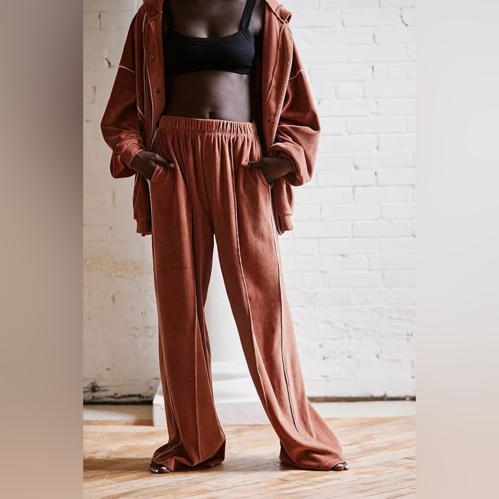 Urban Outfitters Out From Under Rust Blake Wide Leg Jogger Sweatpants - Picture 1 of 4